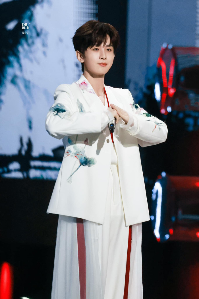 Thành Nghị nhận mưa điểm 10 vì hành động dành cho fan.