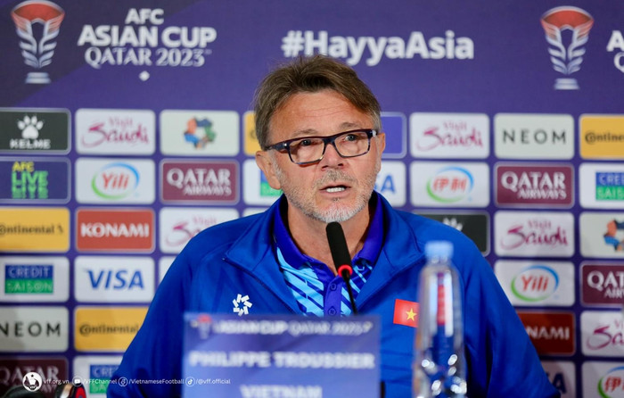 HLV Troussier nói rằng tuyển Việt Nam có mục tiêu thắng Iraq ở loạt cuối. Ảnh: VFF