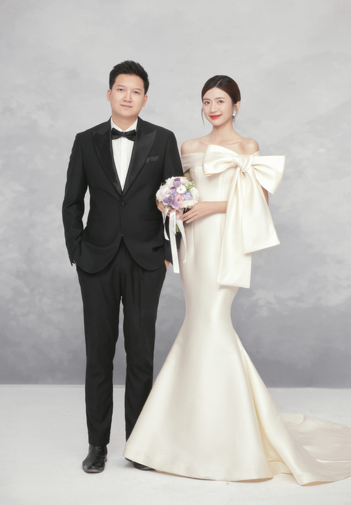 Cả hai quen biết qua mạng xã hội. 