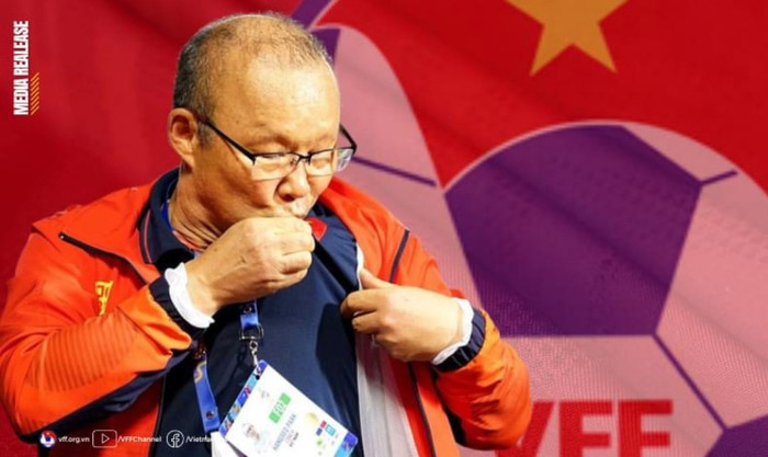 HLV Park Hàn Seo cho thấy tình yêu với Việt Nam, luôn muốn mang đến niềm vui cho hàng triệu người hâm mộ. Ảnh: VFF