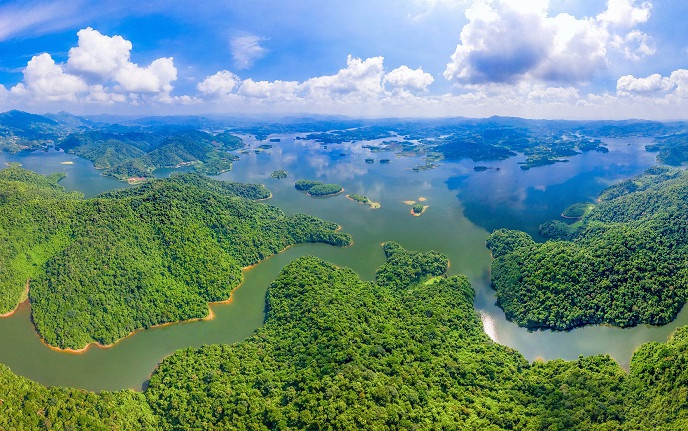 Hồ Cấm Sơn: Hạ Long trên cạn của Bắc Giang Ảnh 2