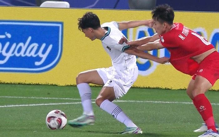 Sai lầm và cách dùng người khó hiểu của HLV Troussier khiến tuyển Việt Nam thua Indonesia? Ảnh 2