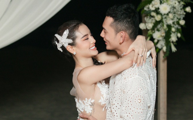 Nữ ca sĩ Việt mẹ mất không có chỗ để quan tài nay tậu nhà 5 tầng giữa trung tâm, hạnh phúc viên mãn Ảnh 2