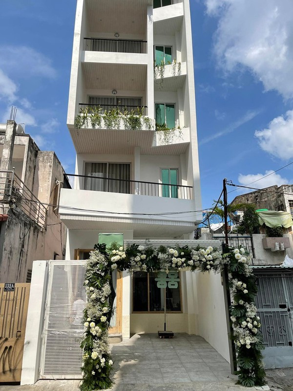 Cơ ngơi của Phương Trinh Jolie và Lý Bình sau nhiều năm lao động vất vả.