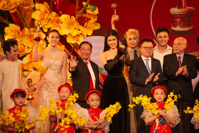 Cô nàng bị... lạc trong nhà hát.