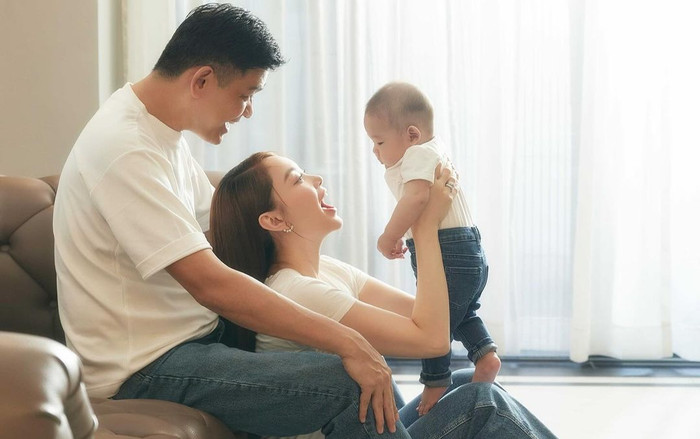 Minh Hằng lần đầu công khai khung hình bên cạnh chồng và con trai: Quý tử giống hệt bố Ảnh 2
