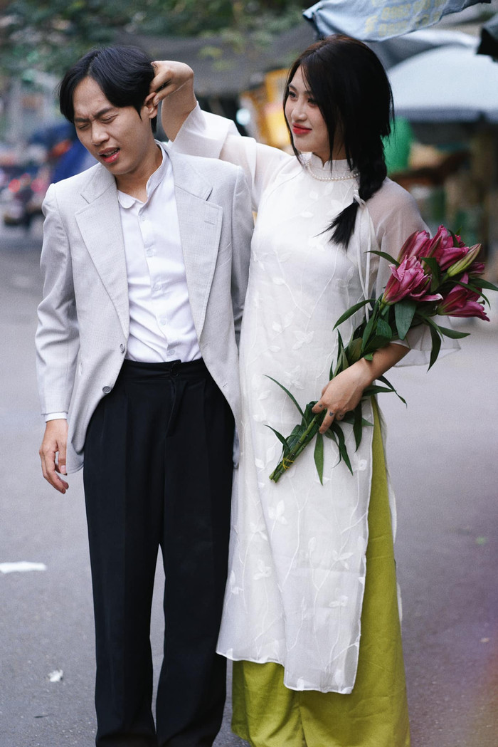 'Bà hàng xóm' đánh đá nhất TikTok cưới vợ, nhan sắc cô dâu gây chú ý Ảnh 7