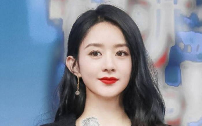 Triệu Lệ Dĩnh được khen ngợi hết lời vì có hành động ấm áp dành cho 'con gái cưng' Ảnh 2