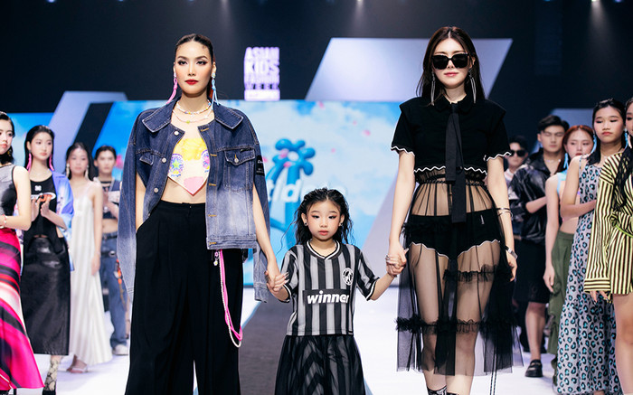 Bất ngờ danh tính mẫu nhí được Thanh Hằng ôm, Lan Khuê nắm tay trên sàn catwalk Ảnh 2