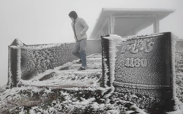 Loạt ảnh băng giá phủ trắng xóa đinh Mẫu Sơn Ảnh 2