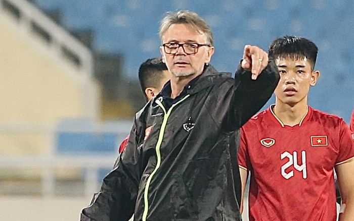 Nỗi lo cho HLV Troussier Ảnh 2