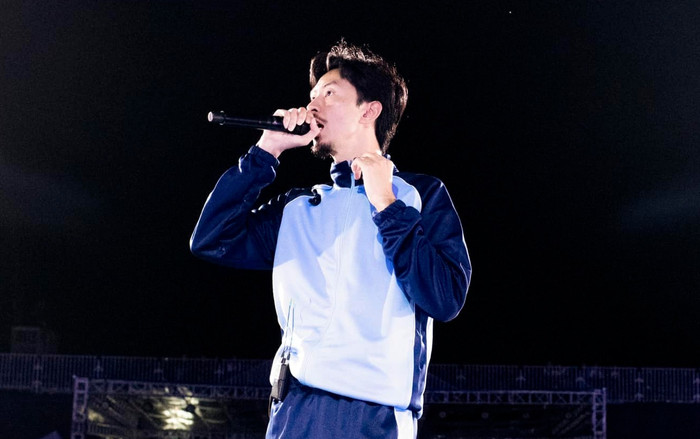 Đen Vâu bất ngờ nhảy xuống sân khấu khi biểu diễn, biết được lý do ai cũng ấm lòng Ảnh 2