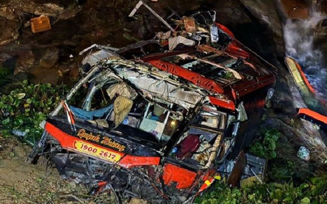 Nguyên nhân ban đầu vụ xe khách lao xuống vực cao tốc Sơn La - Túy Loan: Tài xế buồn ngủ Ảnh 2