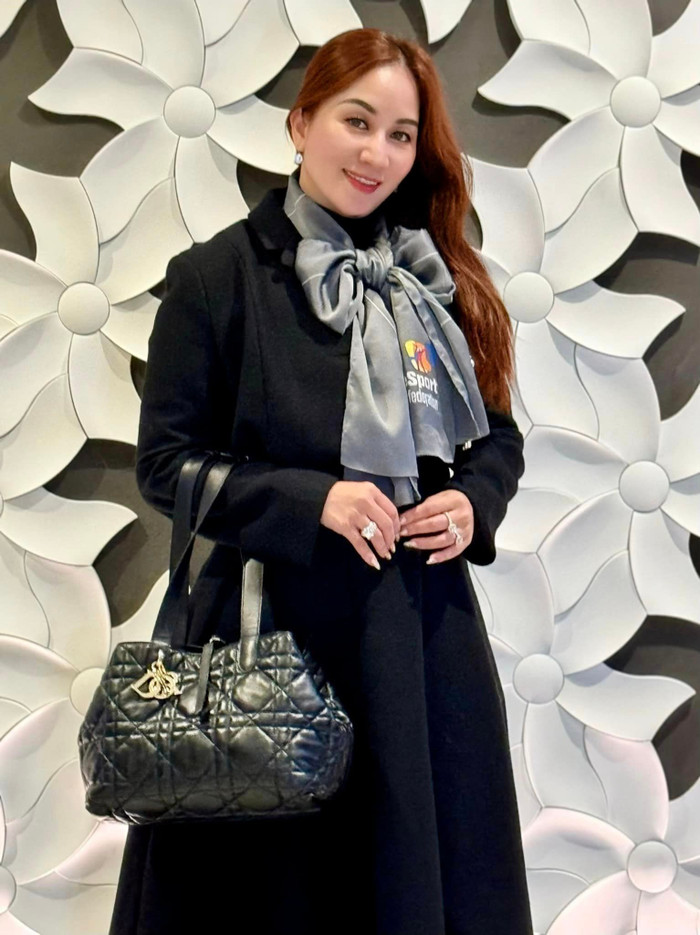 Cuộc sống hôn nhân hạnh phúc, đủ đầy làm cho Khánh Thi ngày càng trẻ trung, quyến rũ