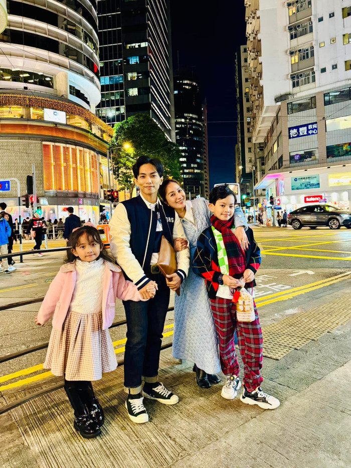 Khánh Thi từng đưa hai con lớn đi du lịch ở nước ngoài