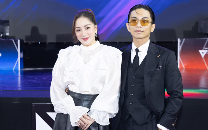 Mới phẫu thuật, Khánh Thi gắng gượng tháp tùng Phan Hiển đi sự kiện Ảnh 2