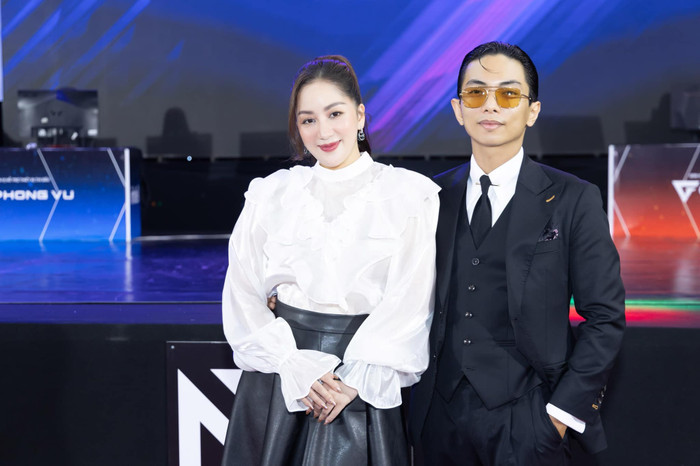 Sự quan tâm, yêu chiều của Khánh Thi khiến Phan Hiển vô cùng hạnh phúc