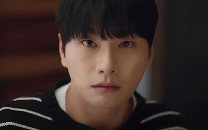 Cô Đi Mà Lấy Chồng Tôi tập 9: Ji Won quẹt nát thẻ của Min Hwan, Soo Min lăn giường với chồng bạn thân Ảnh 2