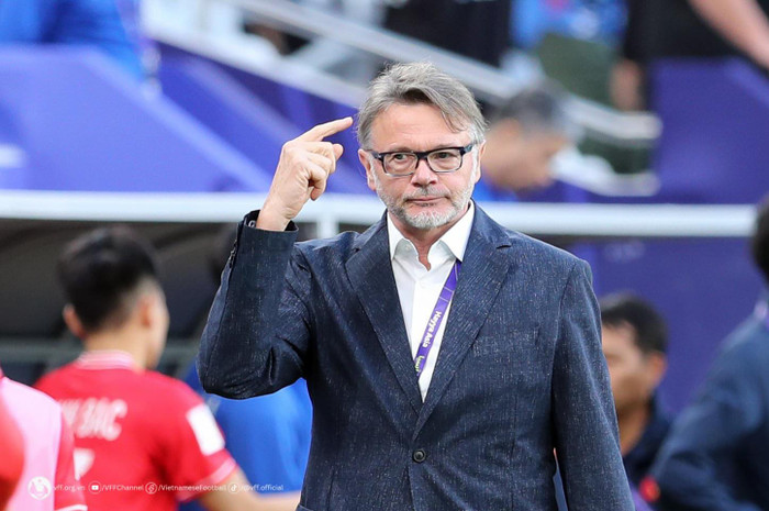 Sau Asian Cup 2023, có thể nói thích hợp để nhìn lại xem HLV Troussier liệu có phù hợp dẫn tuyển Việt Nam? Ảnh: VFF