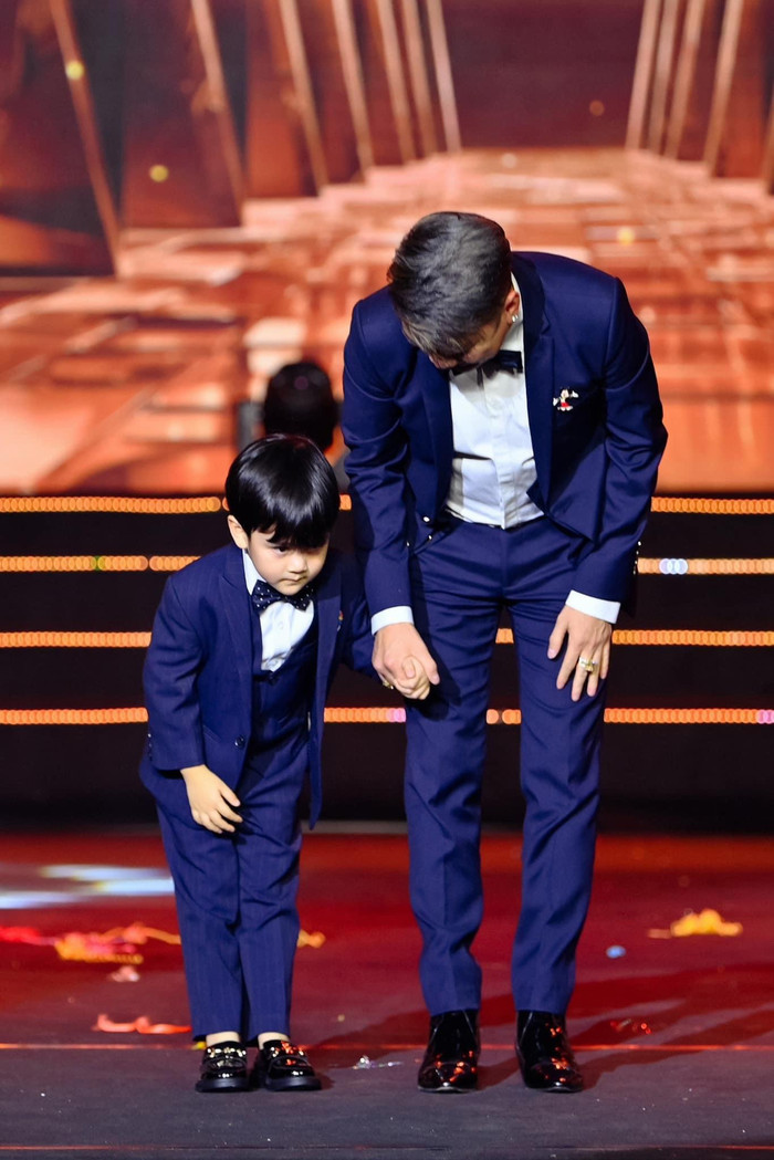 Đàm Vĩnh Hưng gửi lời cảm ơn đến mọi người đã ủng hộ, đồng hành để tạo nên thành tích của quý tử.&nbsp;