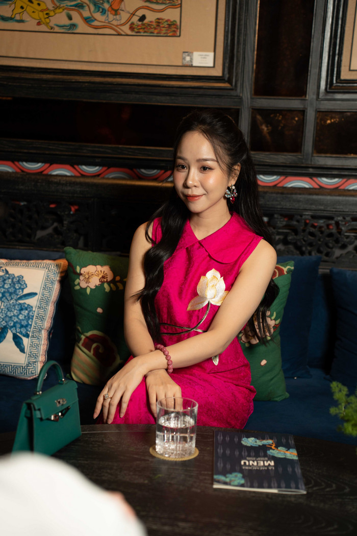 Ca sĩ Hồng Duyên.