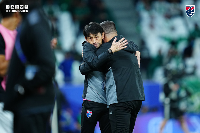 HLV Masatada Ishii không hứa hẹn tạo ra tương lai tương đẹp mà nhìn vào chân lý kẻ thắng trong bóng đá, đó là giữ sạch lưới trước khi nghĩ đến bàn thắng và có lối chơi biết mình là ai.