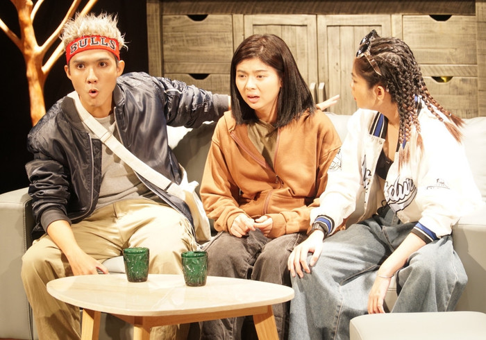 Các diễn viên trẻ sân khấu Xóm Kịch của vợ chồng NSƯT Vũ Xuân Trang.