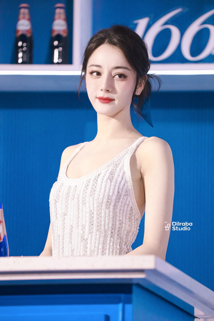 Tạo hình mới của Nhiệt Ba được khen.