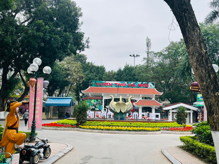 Vườn thú Hà Nội (phường Ngọc Khánh, quận Ba Đình, Hà Nội). 