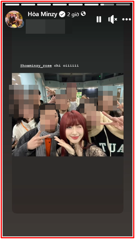 Diện mạo mới toanh của Hòa Minzy với mái tóc đỏ hoe.