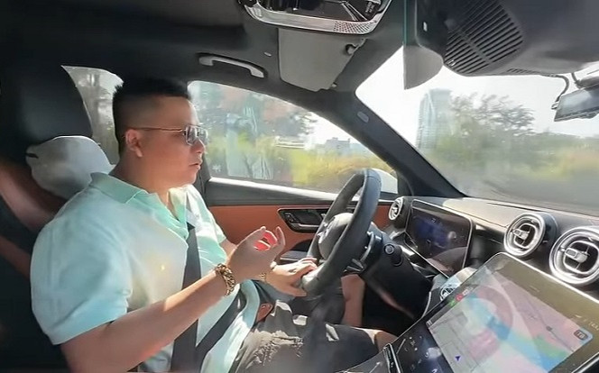 Khoa Pug gây 'choáng' khi chi 1 tỷ sắm đồ Tết, diện mạo mới càng khiến netizen xôn xao Ảnh 2