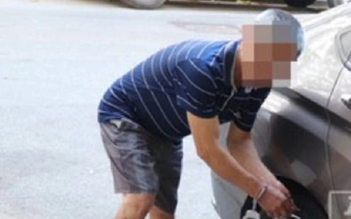 Ông lão U70 có 'sở thích' chọc thủng lốp ô tô vì lý do khó chấp nhận Ảnh 2