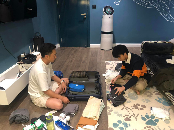 Con trai Hồ Ngọc Hà được bố chăm bẵm, để tâm tới từng ly, từng tí