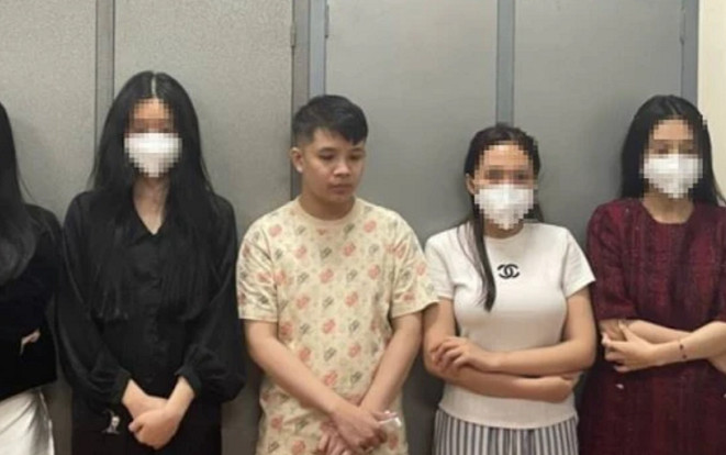 Bắt 'tú ông' điều hành đường dây mại dâm có người mẫu, diễn viên, ca sĩ Ảnh 2