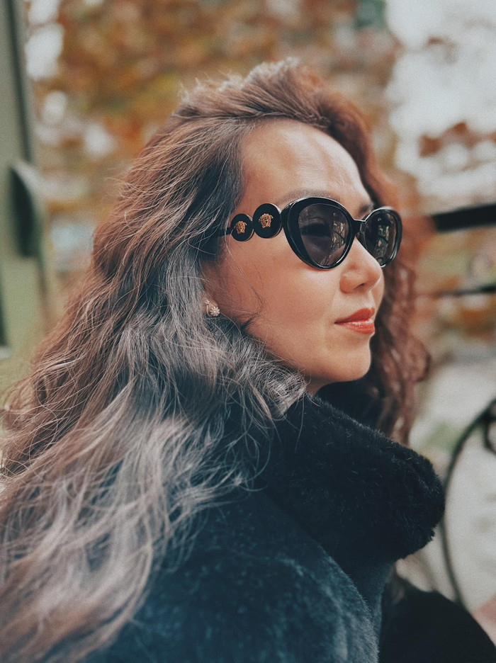 Võ Hạ Trâm đăng tải khoảnh khắc cực chill tận hưởng tiết trời se lạnh dịp cận Tết.