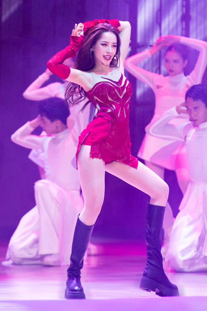 Chi Pu biểu diễn cực cháy ở một lễ trao giải được tổ chức cách đây không lâu