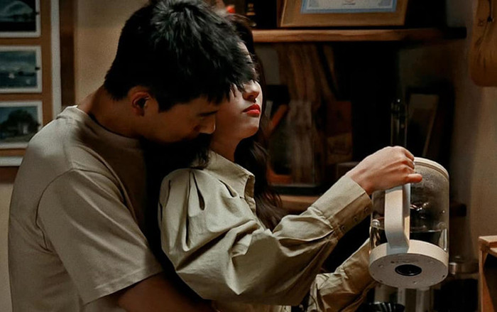 Lưu Diệc Phi kỷ niệm 1 năm về chung nhà với bạn trai Ảnh 2