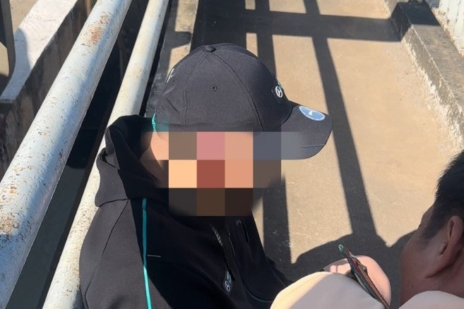 CSGT đã kịp thời khuyên nhủ người đàn ông nhảy cầu tự tử