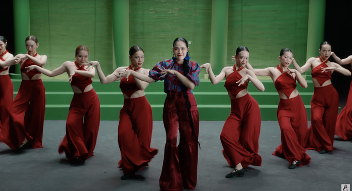 Ngọc Mai khoe nhan sắc lộng lẫy, ngẫu hứng hát chay trong hậu trường: Có mượt mà như thu âm? Ảnh 4