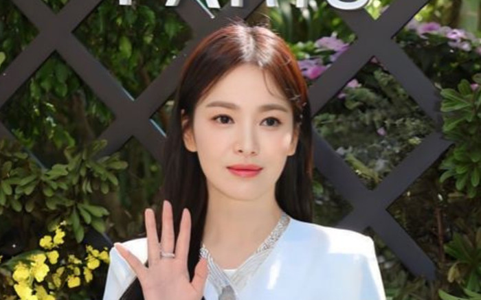 Người tình của Song Hye Kyo bất ngờ gây tranh cãi, lý do y hệt như đối với Lee Min Ho Ảnh 2