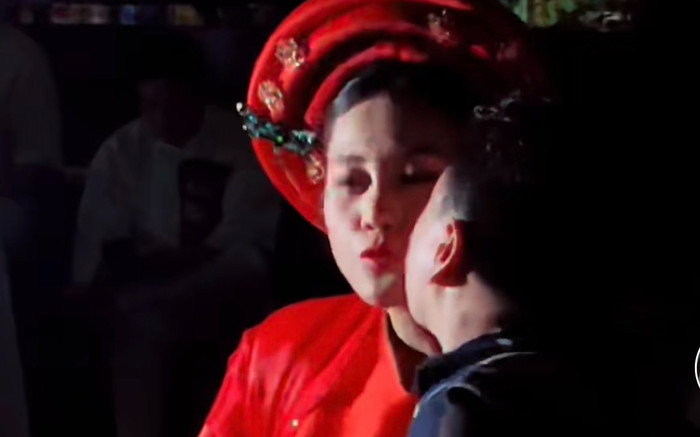 Phương Oanh được Shark Bình hộ tống đi làm, có hành động chú ý giữa chốn đông người Ảnh 2