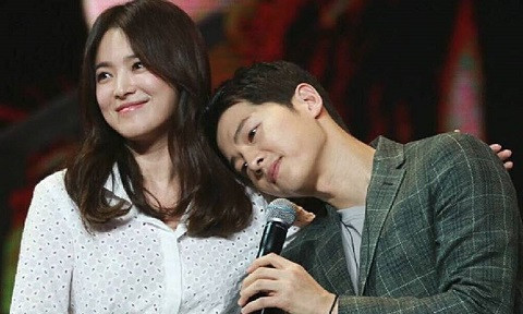 Hậu Duệ Mặt Trời là dự án se duyên cho Song Hye Kyo và Song Joong Ki.