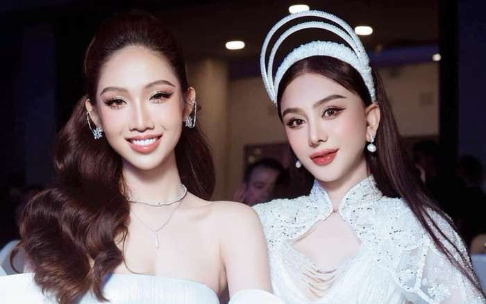 Hậu dao kéo, Lâm Khánh Chi tự tin 'nuốt trọn' đàn em kém 19 tuổi khi đọ sắc ở sự kiện Ảnh 2