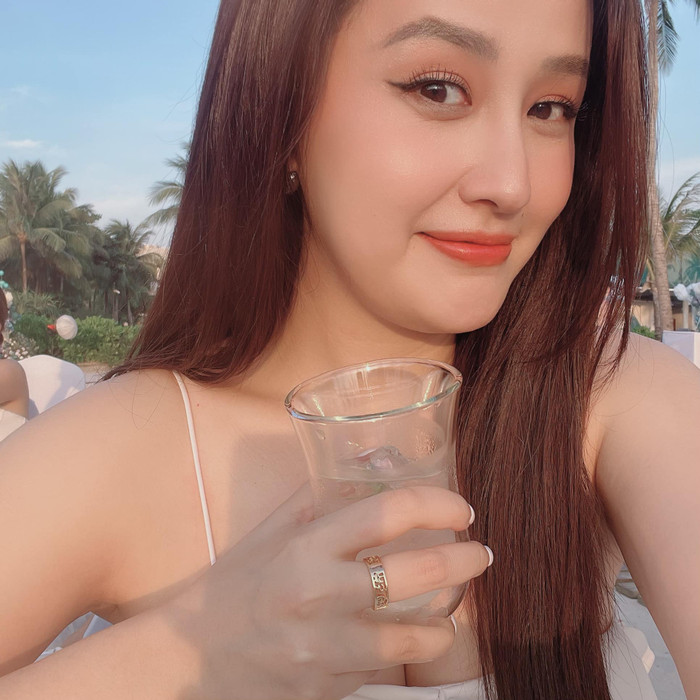 Mai Phương Thúy chia sẻ chuyện cướp hoa trong đám cưới Vân Hugo.