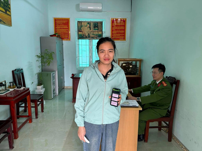 Nhận được số tiền chuyển nhầm, người phụ nữ vội đến trình báo Cơ quan chức năng nhờ giúp đỡ