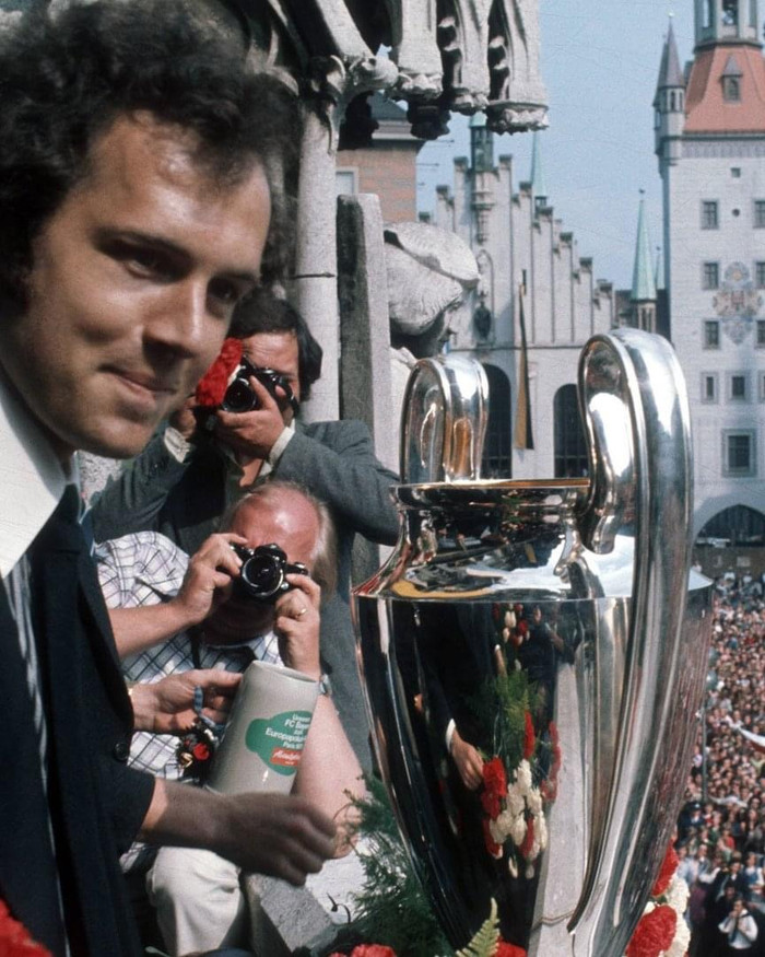 Franz Beckenbauer - cầu thủ vĩ đại có biệt danh “hoàng đế” đã qua đời vào hôm 8/1.