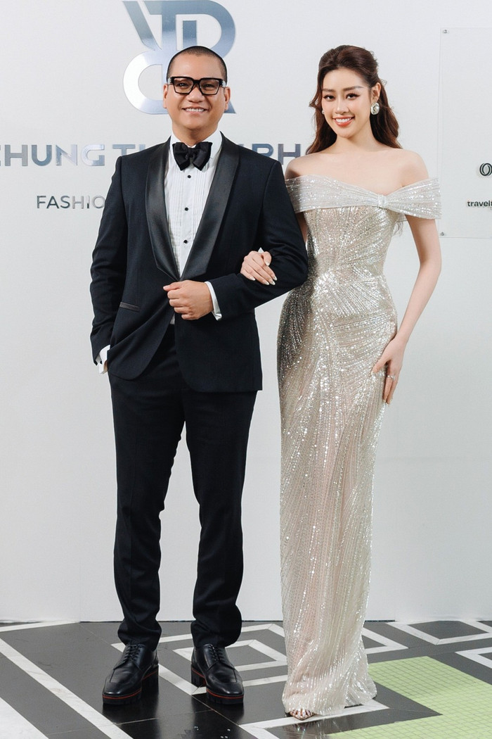 Sau khi công khai, Hoa hậu Khánh Vân cùng chồng sắp cưới thoải mái tham dự sự kiện, xuất hiện trước truyền thông đại chúng. Chuyện tình của cặp đôi nhận được nhiều lời khen ngợi và mong ngóng sớm đi đến cái kết ngọt ngào, viên mãn.