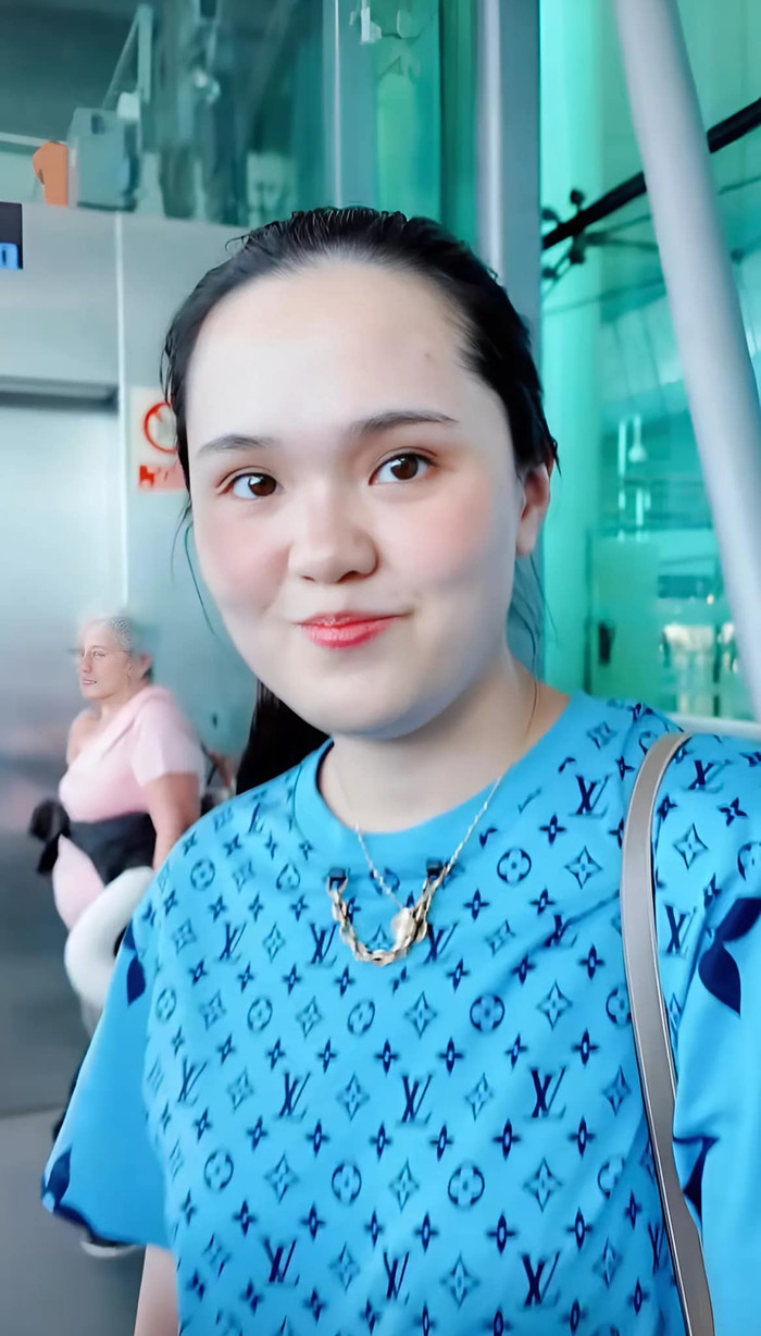 Vợ Duy Mạnh từng bị chê trách về cách ăn mặc.