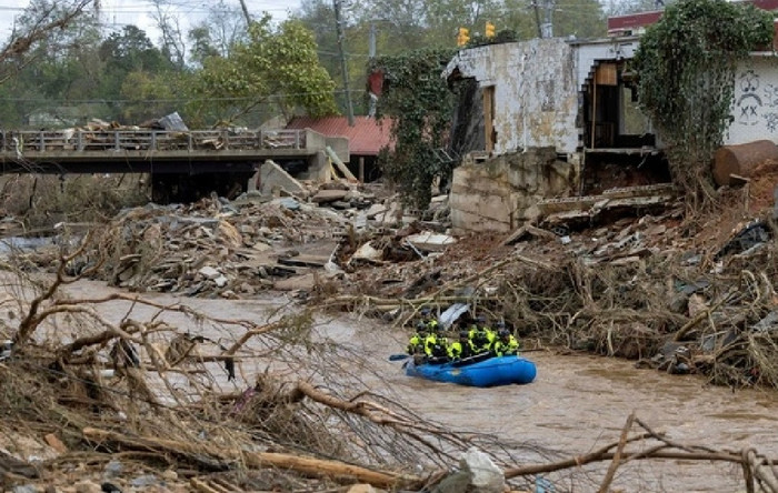 Lực lượng cứu hộ đang làm nhiệm vụ tại Bắc Carolina.