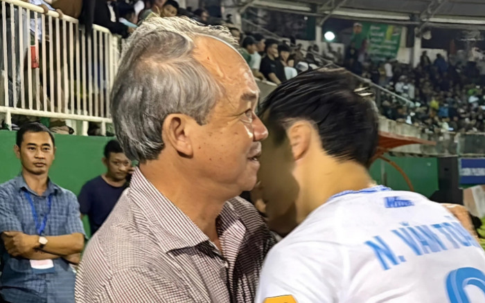 Bầu Đức đi tìm các con sau trận gặp Nam Định Ảnh 2